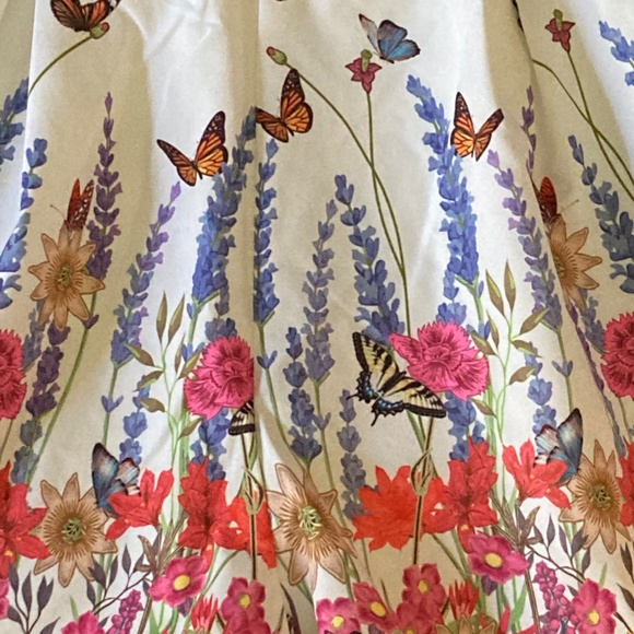 Butterfly & Floral Guipere Top & Shorts set sz L 8/10 - Picture 7 of 9